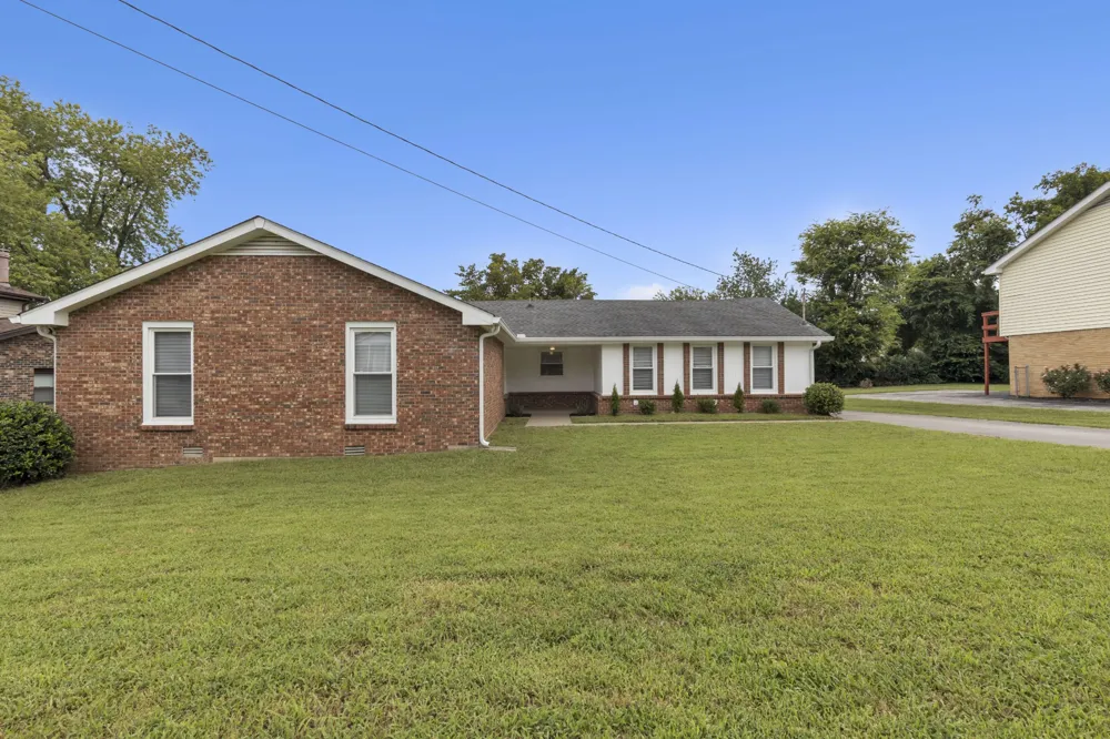 625 Dutchmans Dr Hermitage, TN 37076