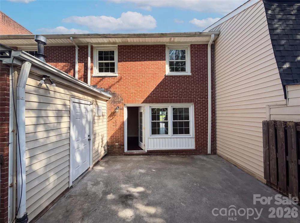 8042 Regent Park Lane Charlotte, NC 28210