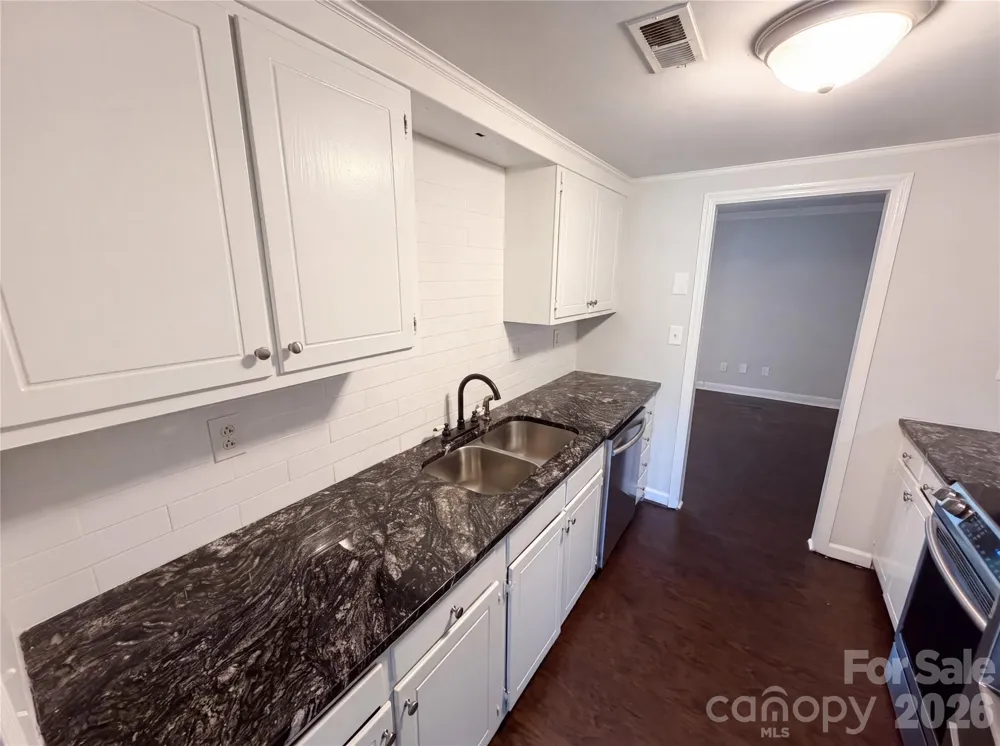 8042 Regent Park Lane Charlotte, NC 28210