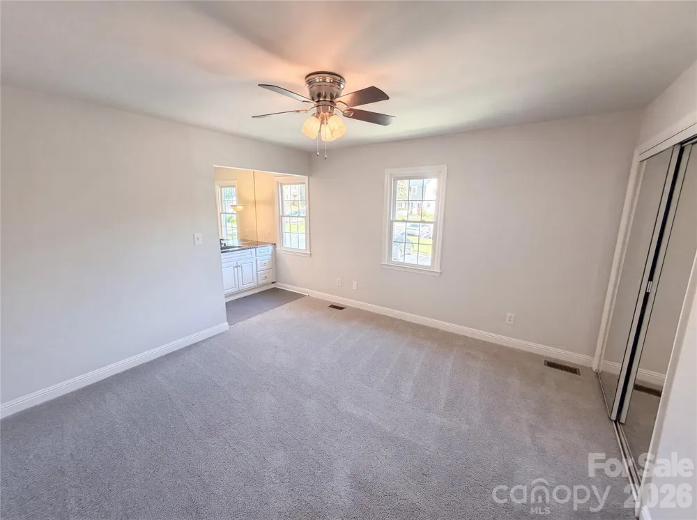 8042 Regent Park Lane Charlotte, NC 28210