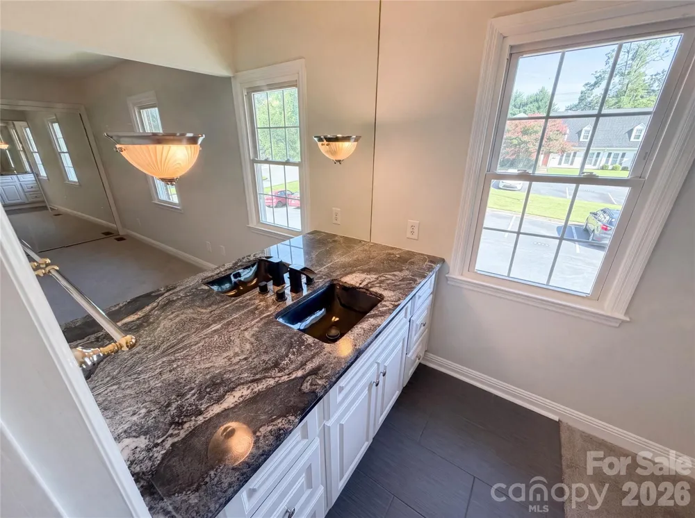 8042 Regent Park Lane Charlotte, NC 28210