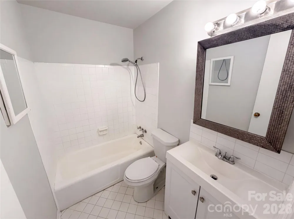 8042 Regent Park Lane Charlotte, NC 28210
