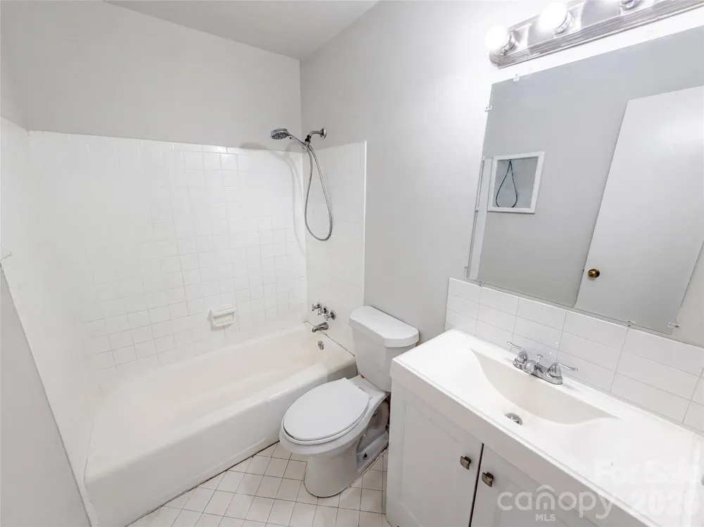 8042 Regent Park Lane Charlotte, NC 28210