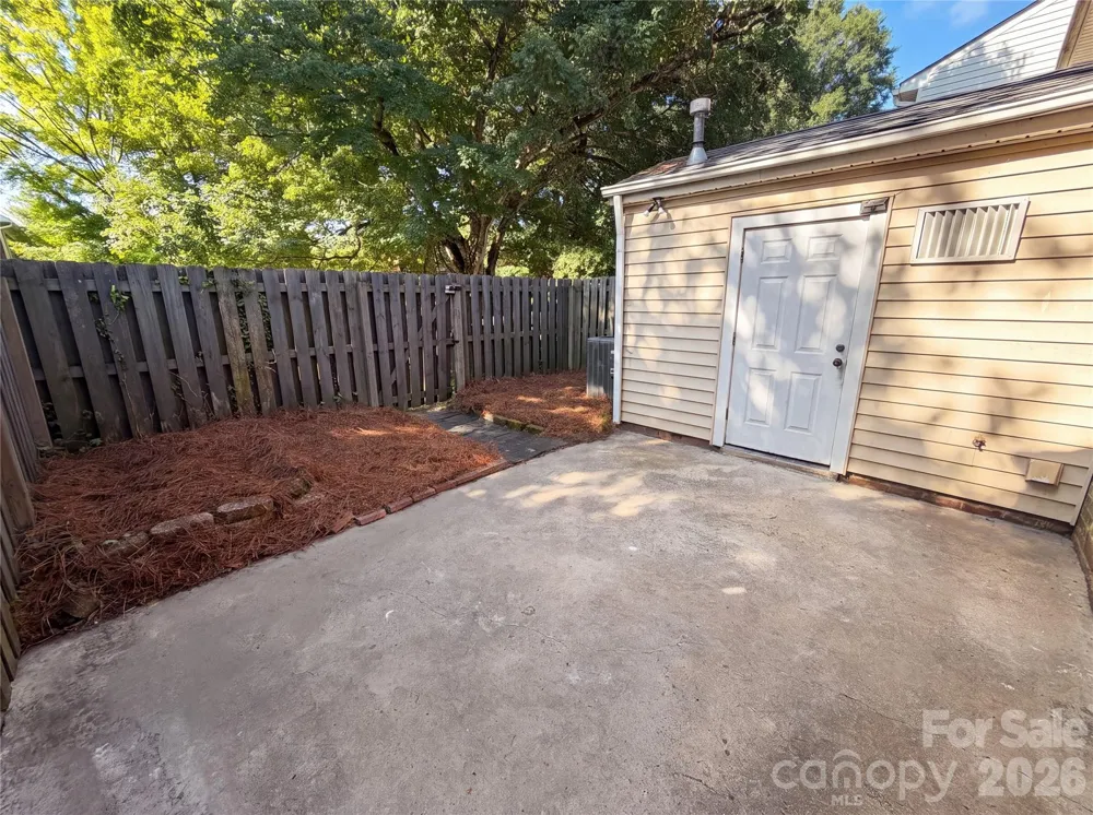 8042 Regent Park Lane Charlotte, NC 28210