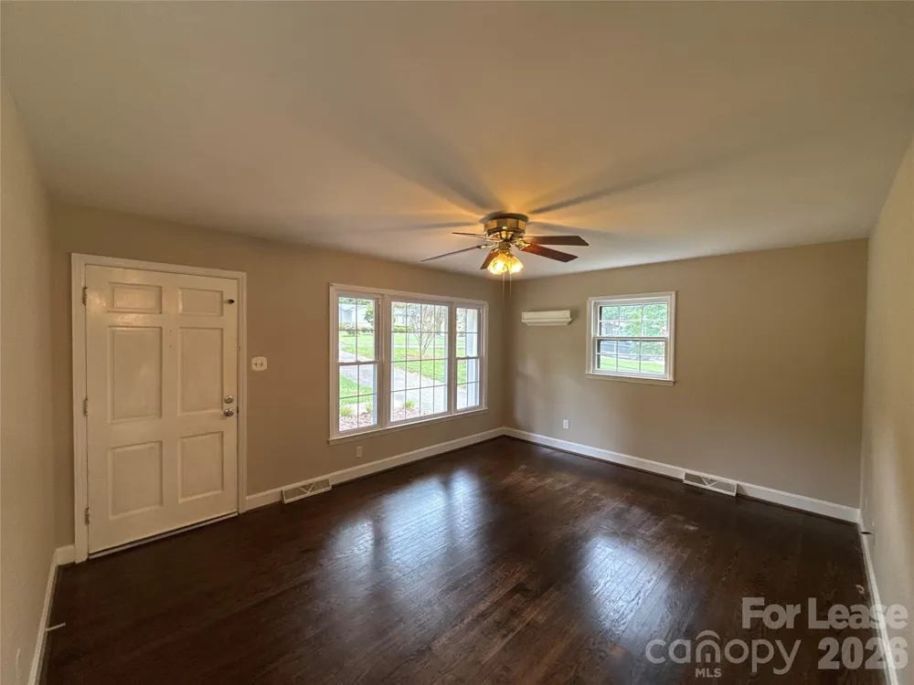 1427 Churchill Drive Gastonia, NC 28054