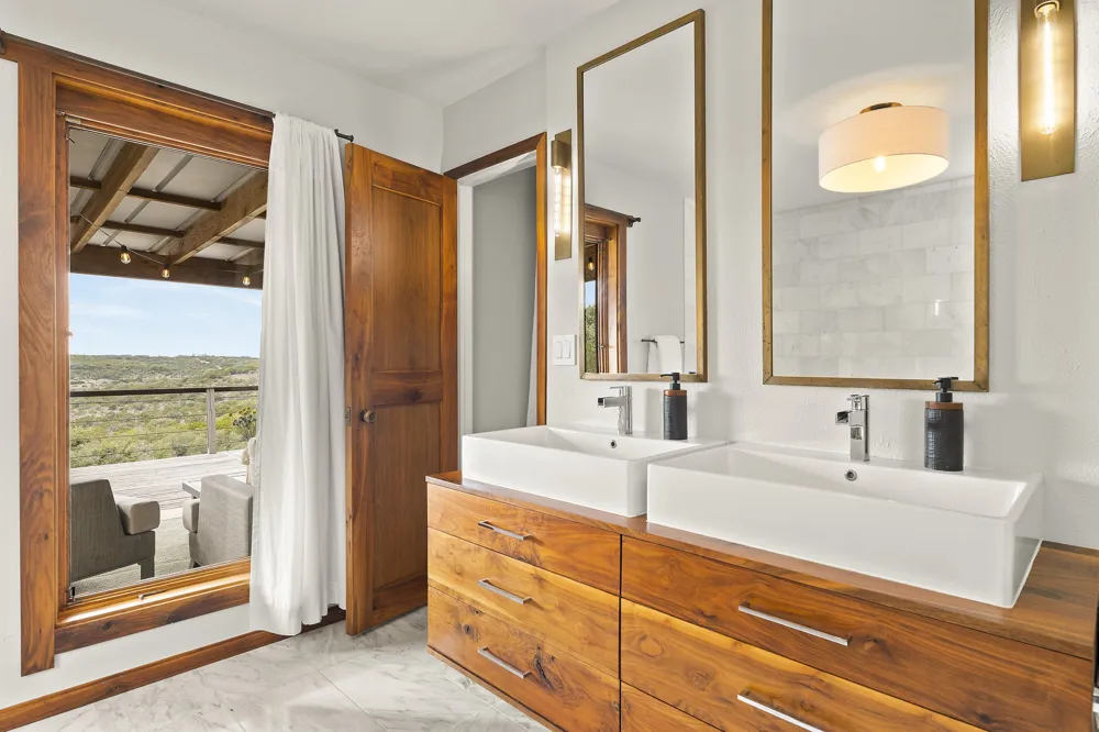 1300 Skyline Ridge Lookout Wimberley, TX 78676
