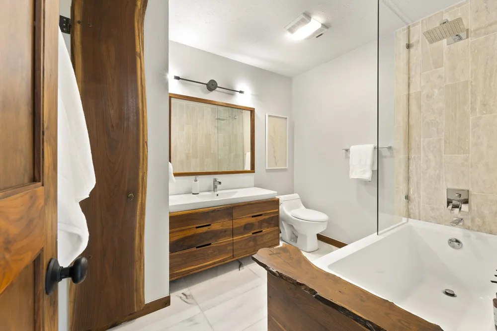 1300 Skyline Ridge Lookout Wimberley, TX 78676