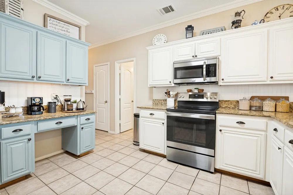 702 Champlain Court Midlothian, TX 76065