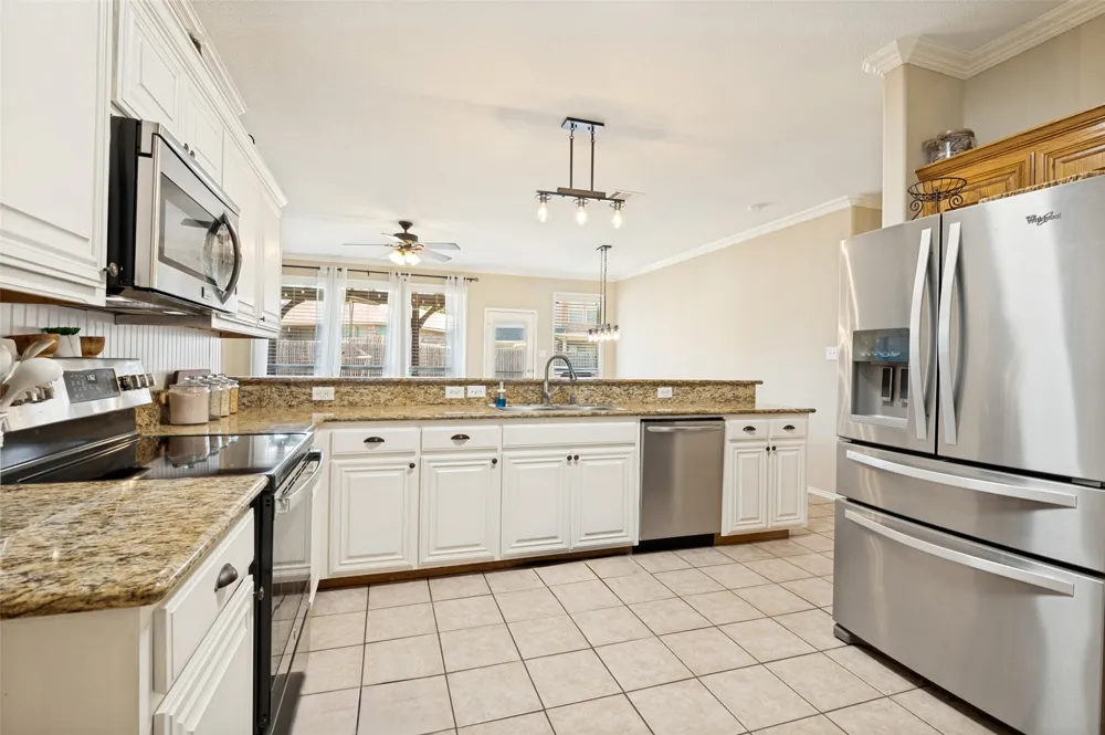 702 Champlain Court Midlothian, TX 76065