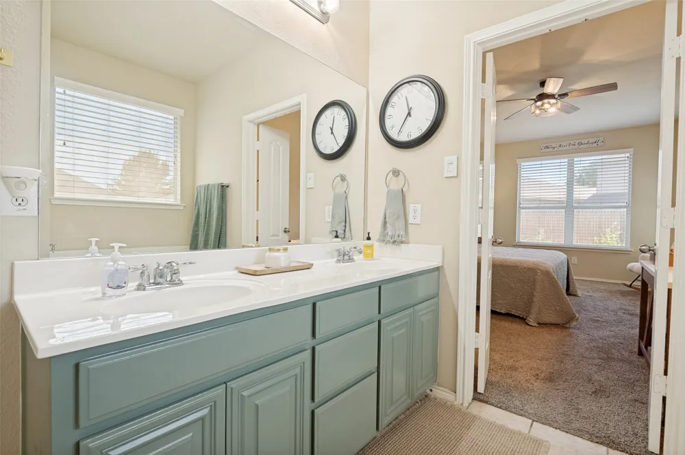 702 Champlain Court Midlothian, TX 76065