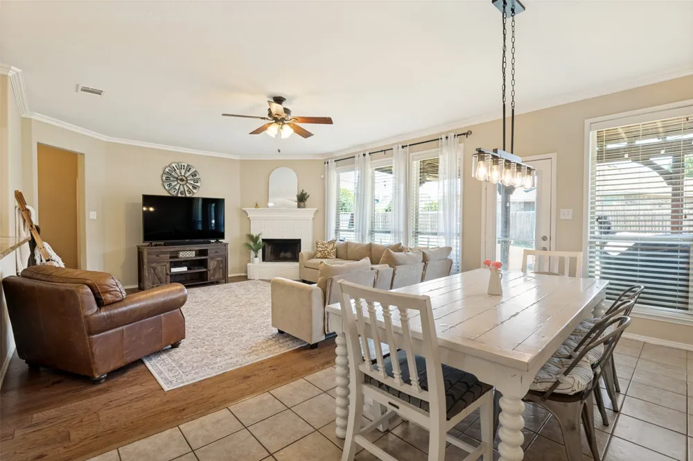 702 Champlain Court Midlothian, TX 76065