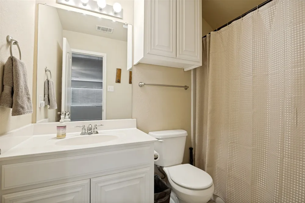 702 Champlain Court Midlothian, TX 76065