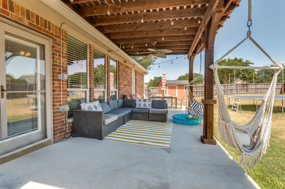 702 Champlain Court Midlothian, TX 76065