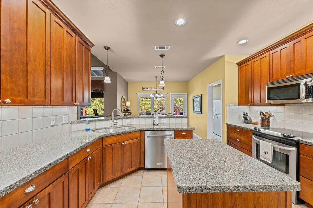 4430 Jakes Way Midlothian, TX 76065