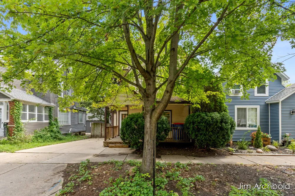 816 Jennette Avenue NW Grand Rapids, MI 49504