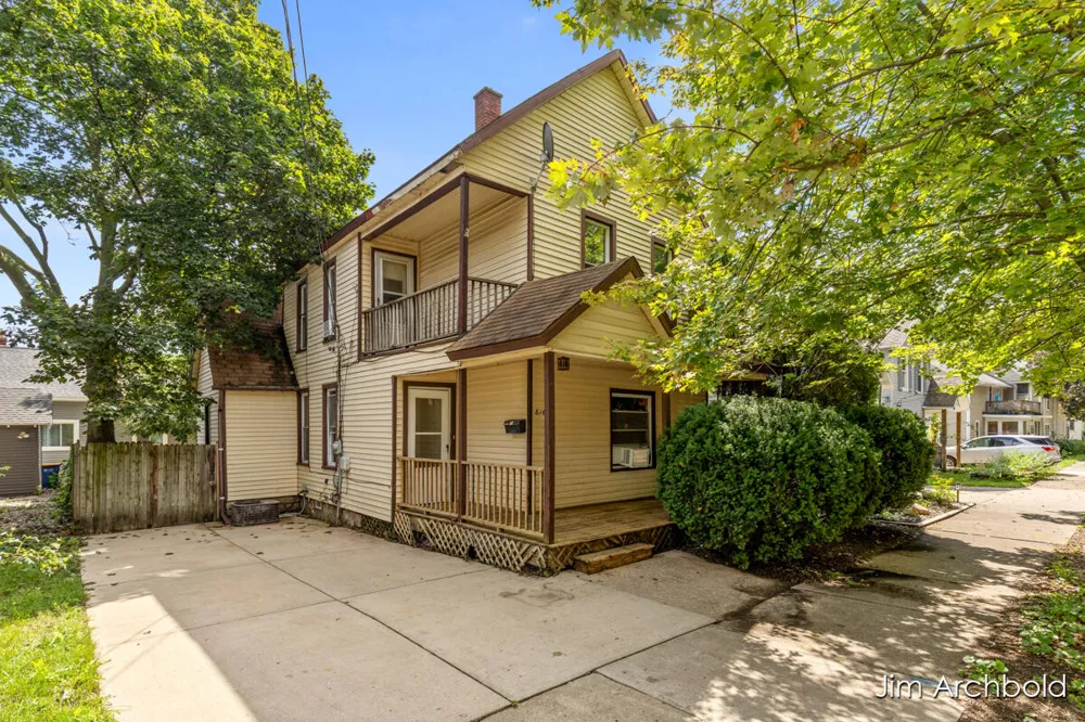 816 Jennette Avenue NW Grand Rapids, MI 49504