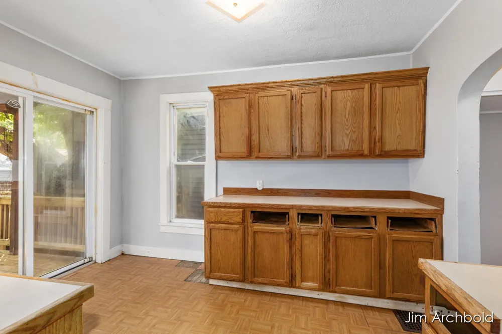 816 Jennette Avenue NW Grand Rapids, MI 49504