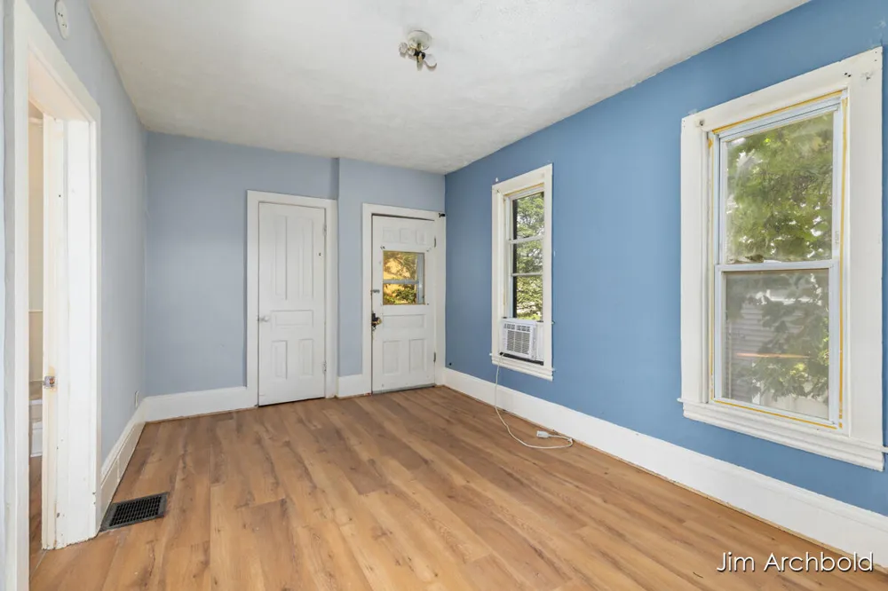816 Jennette Avenue NW Grand Rapids, MI 49504