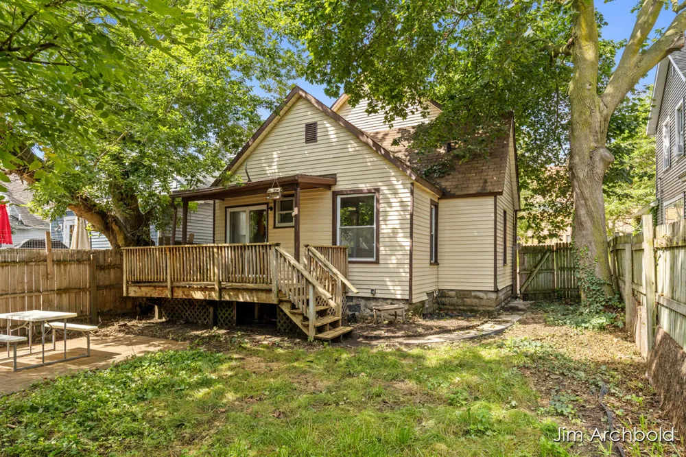 816 Jennette Avenue NW Grand Rapids, MI 49504
