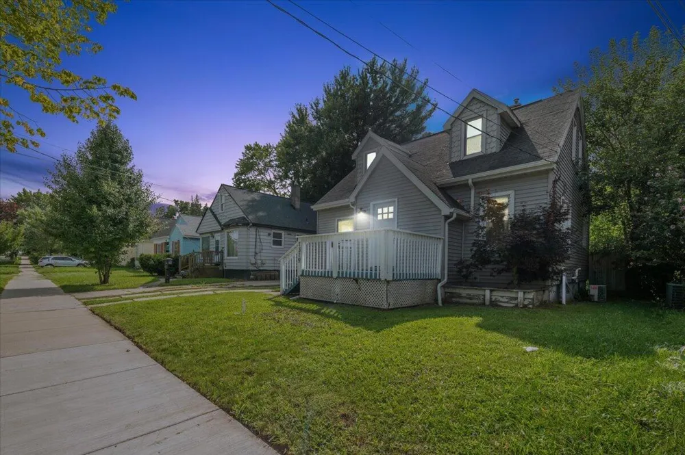 1319 Diamond Avenue NE Grand Rapids, MI 49505