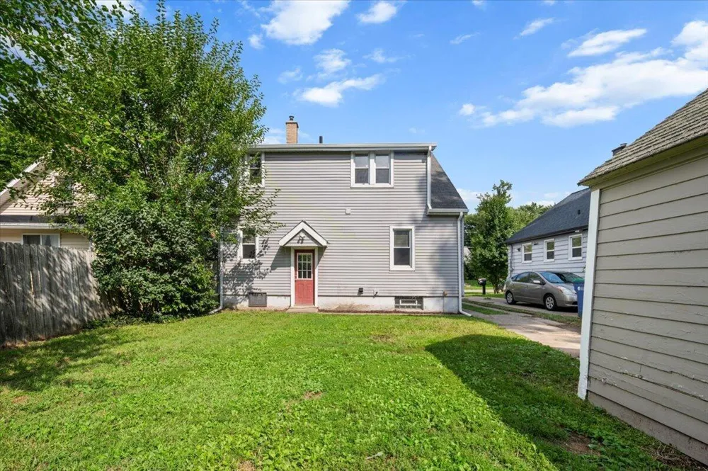 1319 Diamond Avenue NE Grand Rapids, MI 49505