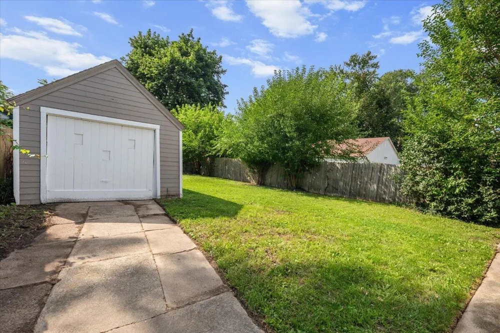 1319 Diamond Avenue NE Grand Rapids, MI 49505
