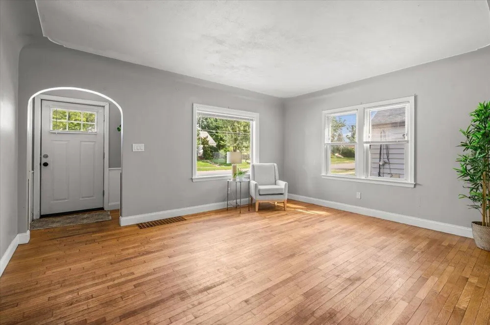 1319 Diamond Avenue NE Grand Rapids, MI 49505