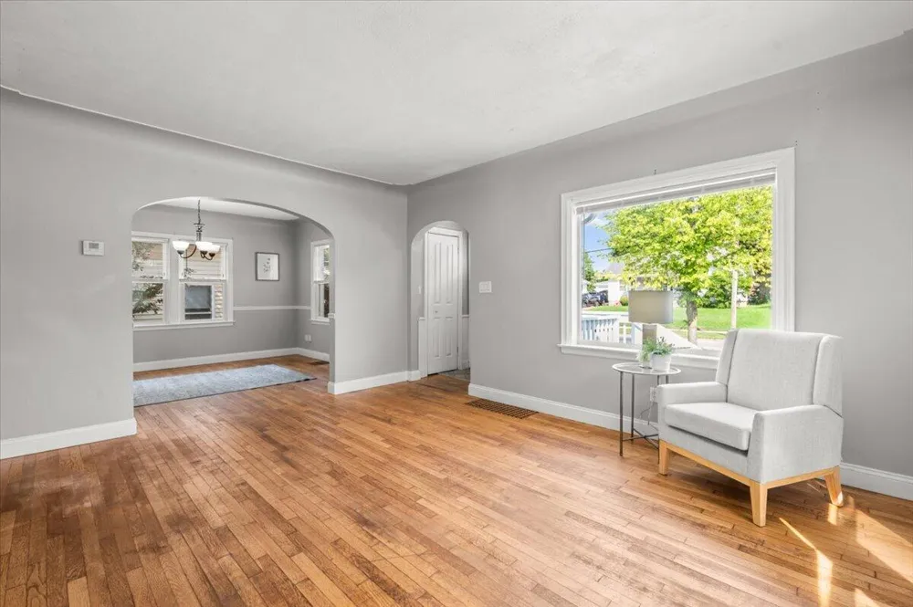 1319 Diamond Avenue NE Grand Rapids, MI 49505