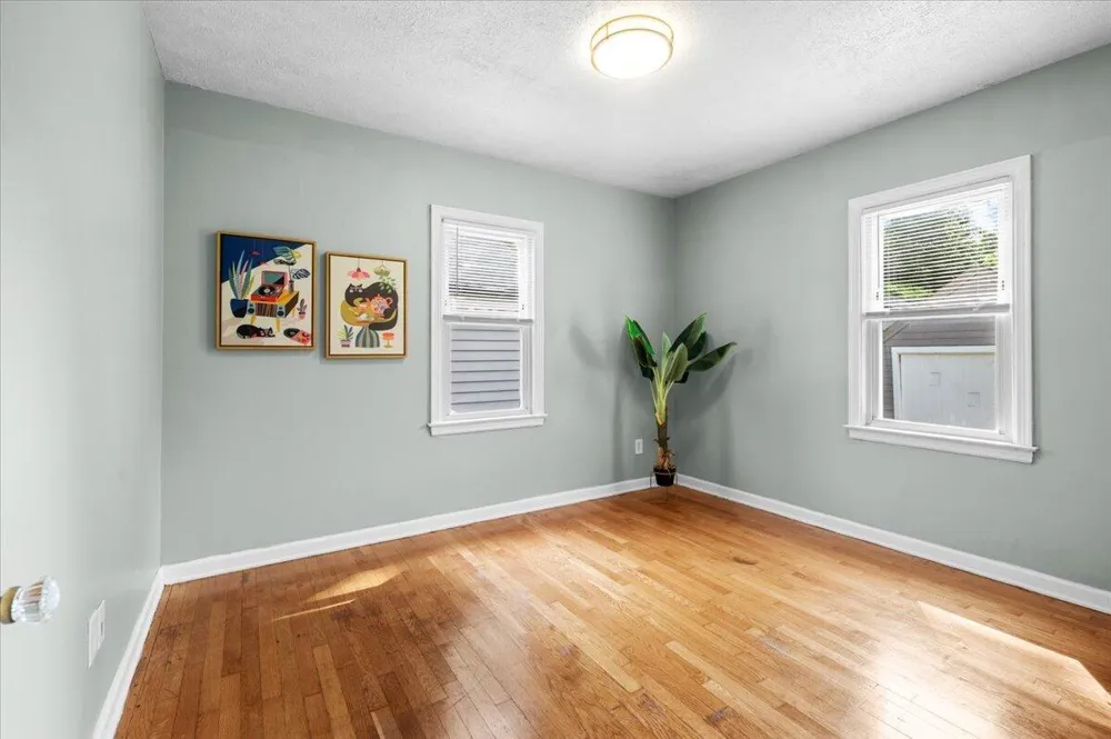 1319 Diamond Avenue NE Grand Rapids, MI 49505
