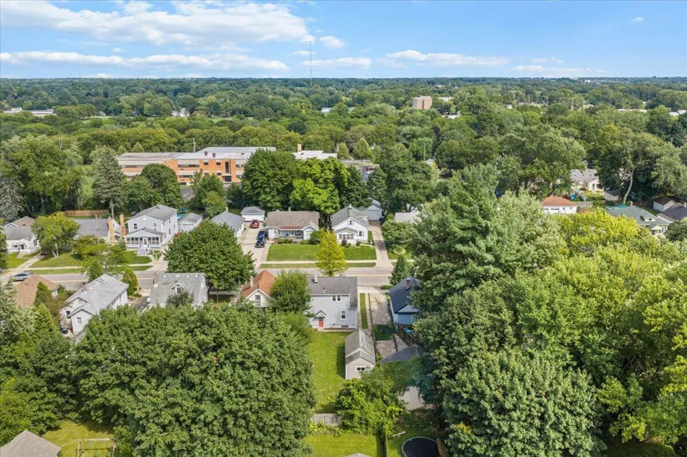 1319 Diamond Avenue NE Grand Rapids, MI 49505