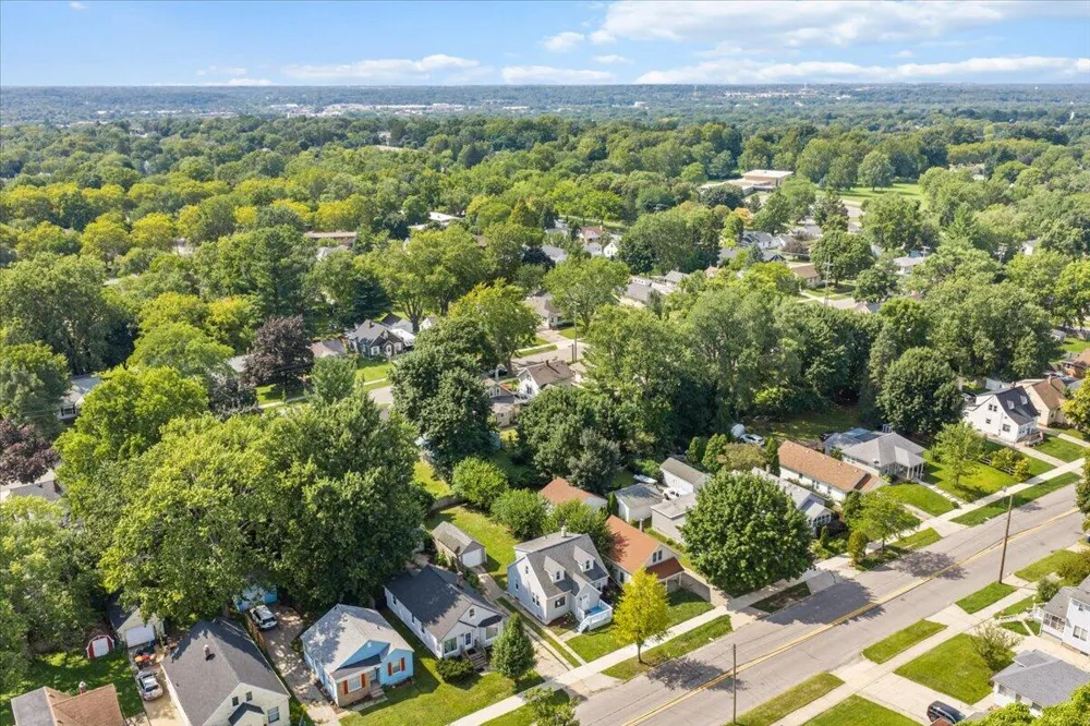 1319 Diamond Avenue NE Grand Rapids, MI 49505