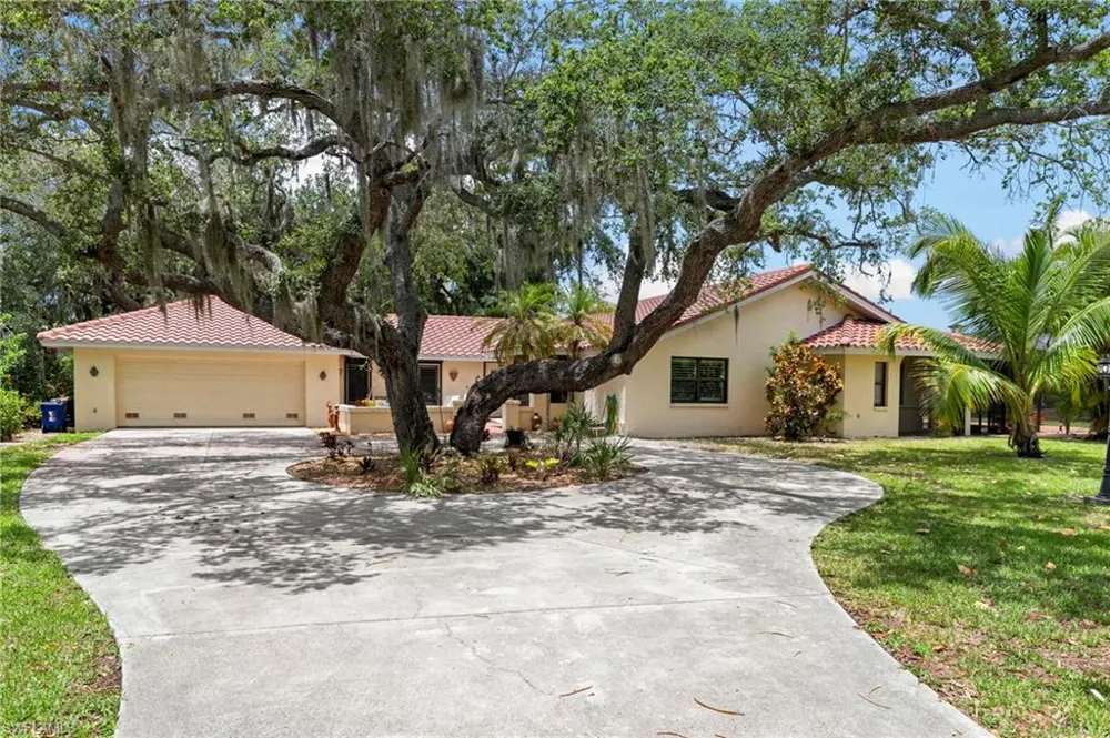 27565 Imperial Shores Boulevard Bonita Springs, FL 34134