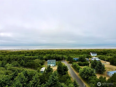 33 4th Avenue