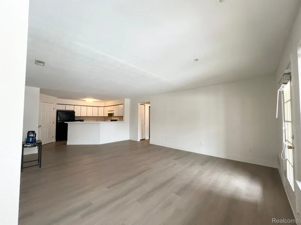 1336 HEATHERWOOD LANE Pittsfield Charter Township, MI 48108