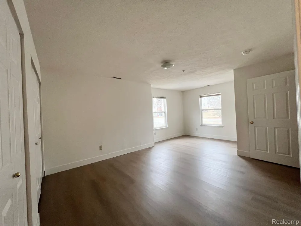 1336 HEATHERWOOD LANE Pittsfield Charter Township, MI 48108
