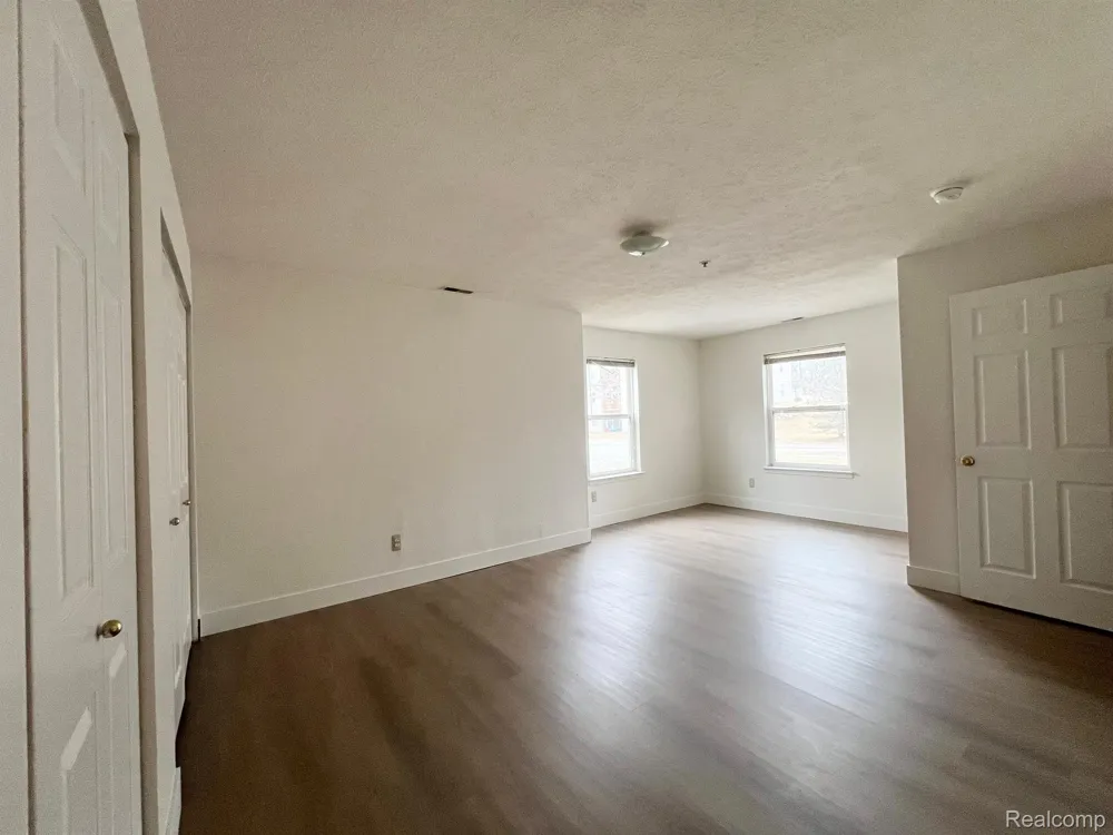 1336 HEATHERWOOD LANE Pittsfield Charter Township, MI 48108
