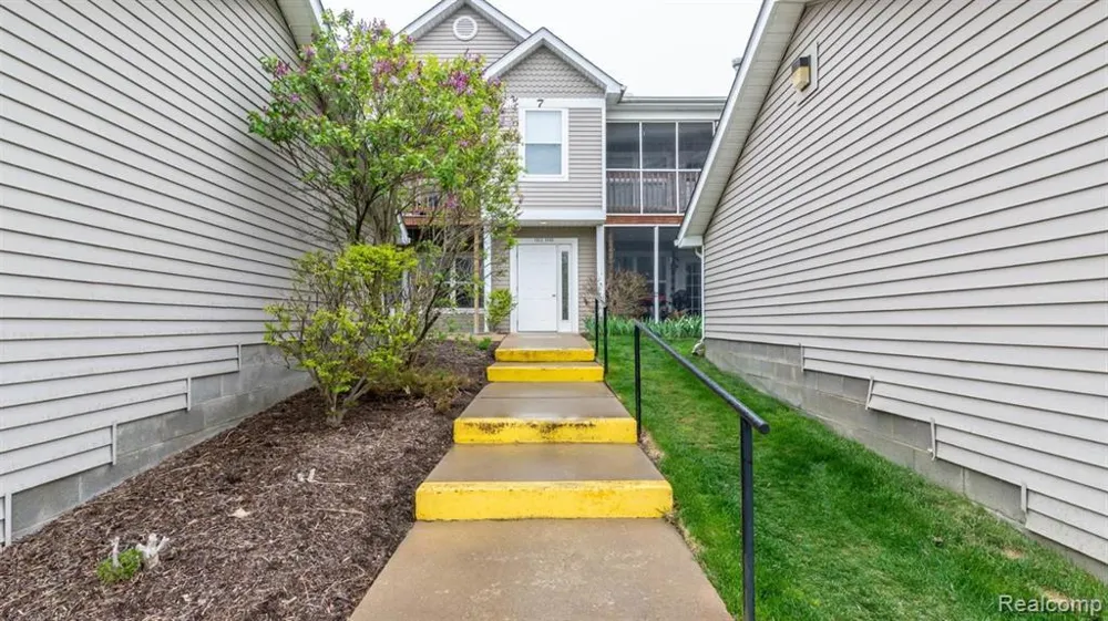 1336 HEATHERWOOD LANE Pittsfield Charter Township, MI 48108