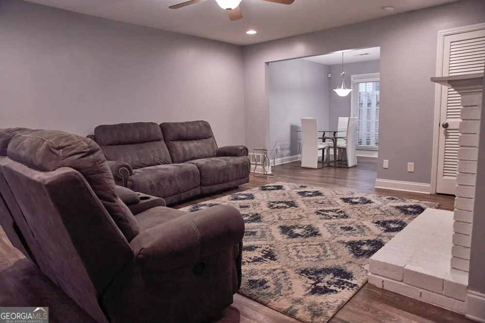 248 Mill Creek PL Roswell, GA 30076