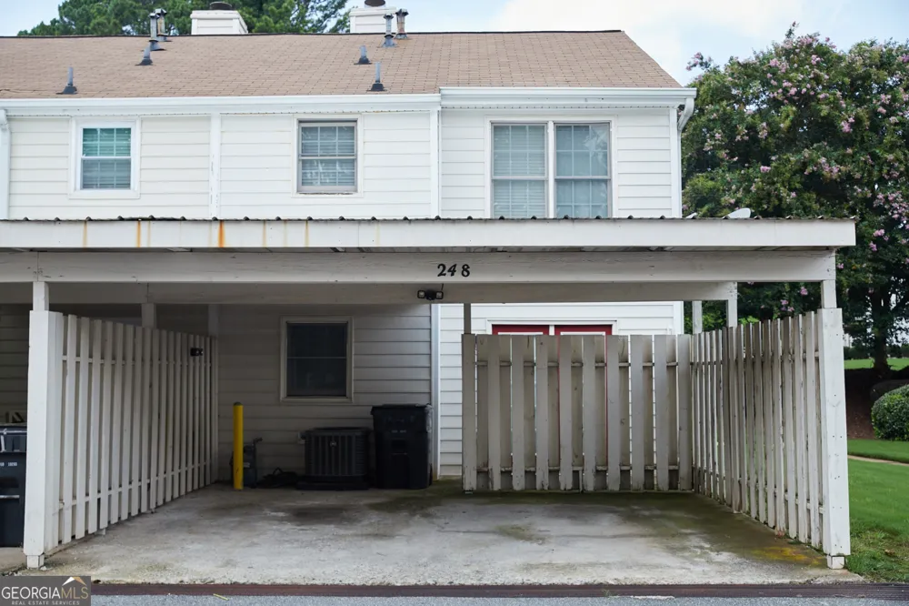 248 Mill Creek PL Roswell, GA 30076