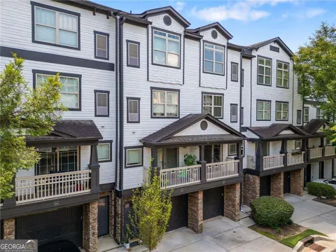 221 Semel CIR NW