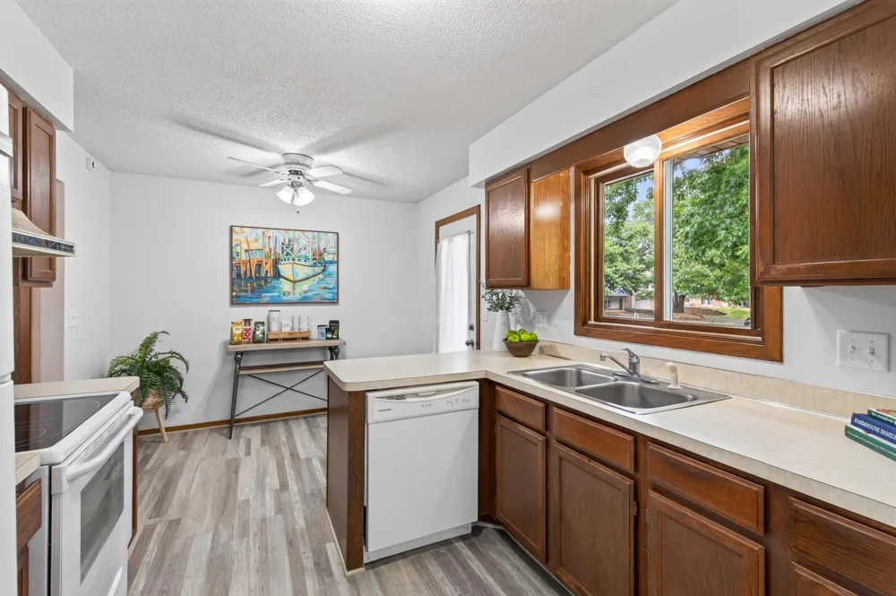 10665 Hummingbird Street NW Coon Rapids, MN 55433