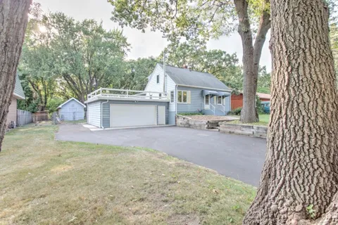 7846 Long Lake Road