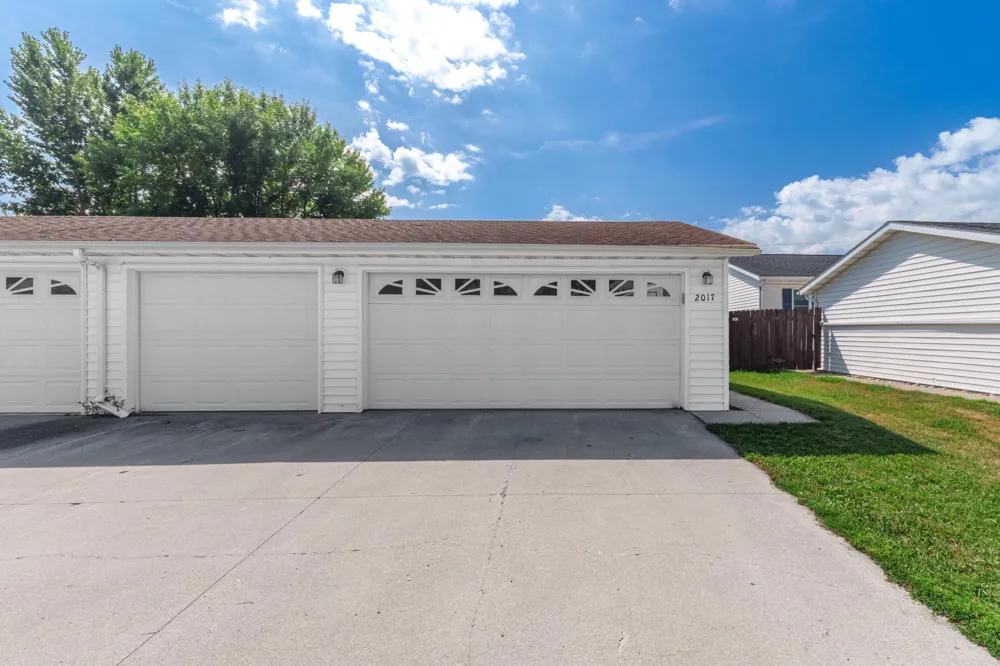 2017 32nd Avenue S Fargo, ND 58103