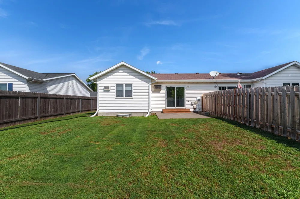 2017 32nd Avenue S Fargo, ND 58103