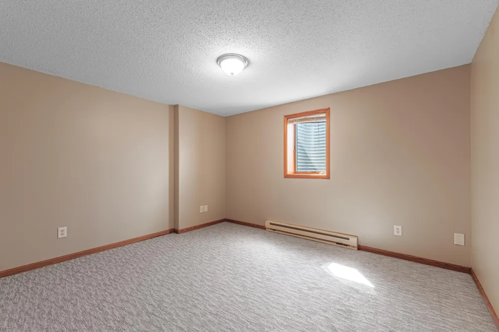 2017 32nd Avenue S Fargo, ND 58103