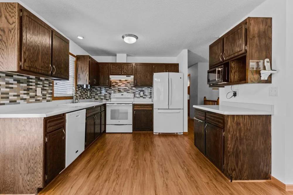 26886 147th Street NW Zimmerman, MN 55398