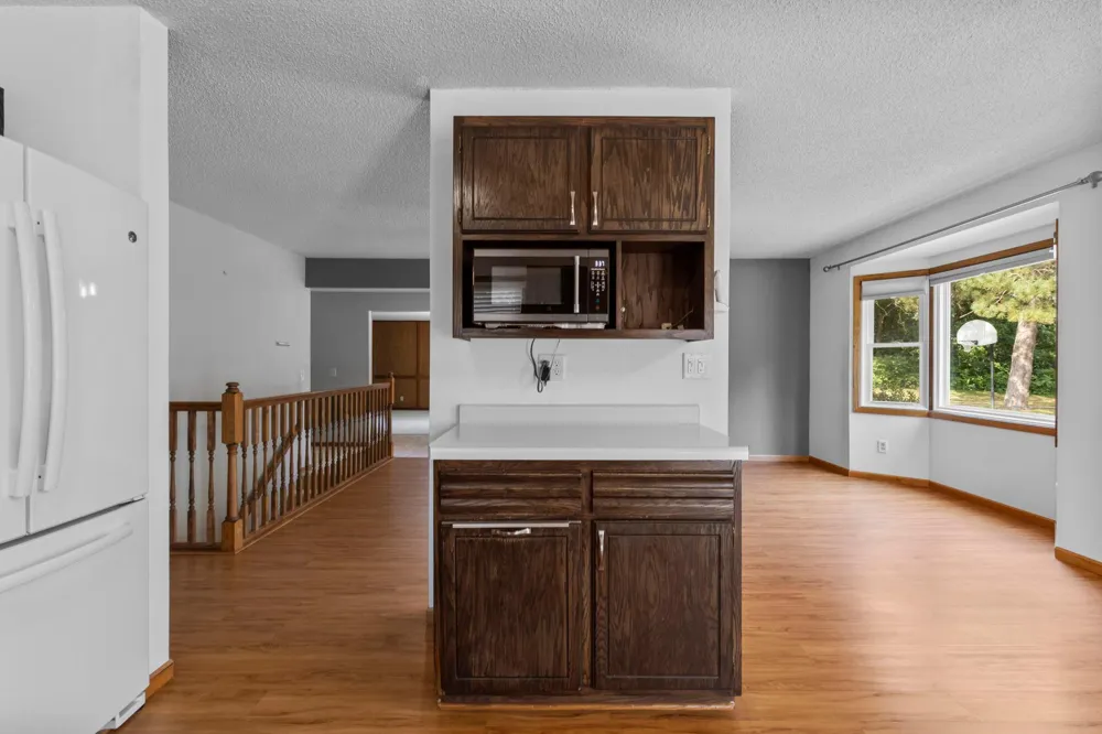 26886 147th Street NW Zimmerman, MN 55398