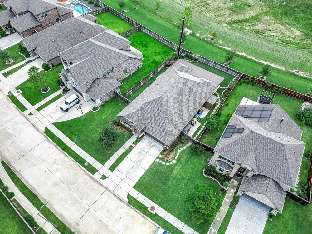 2710 Summer Indigo Trail Pearland, TX 77089