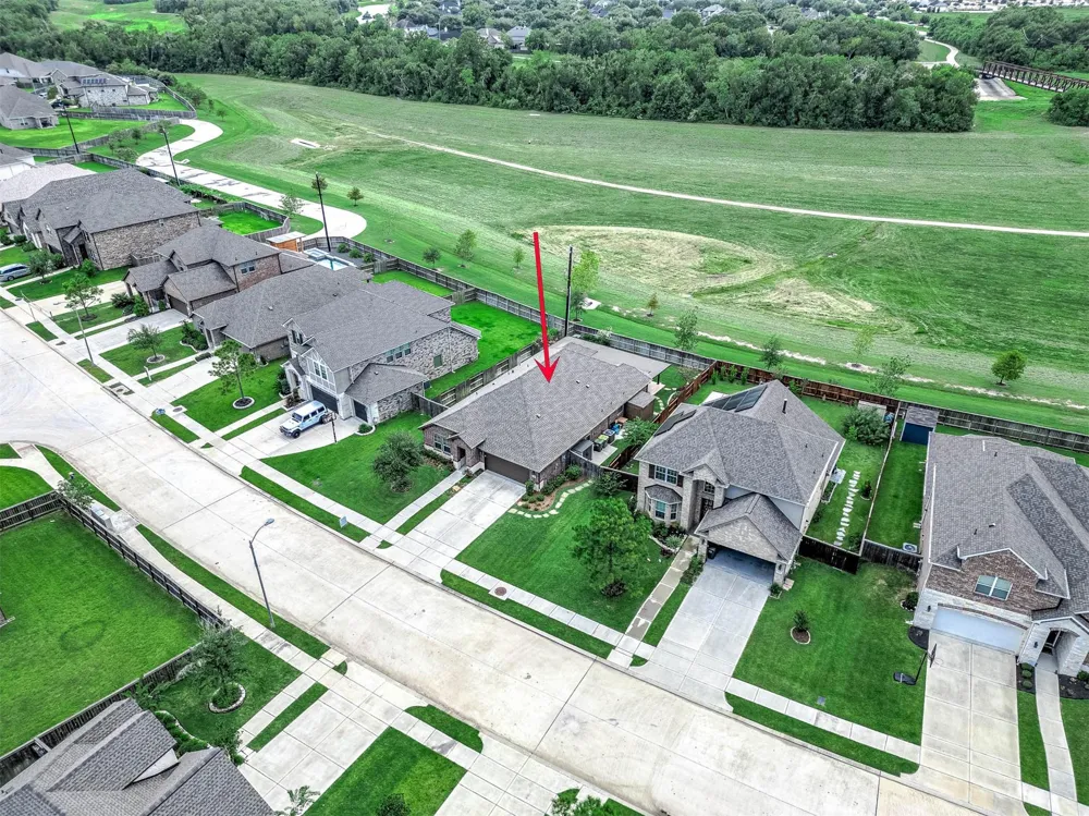 2710 Summer Indigo Trail Pearland, TX 77089