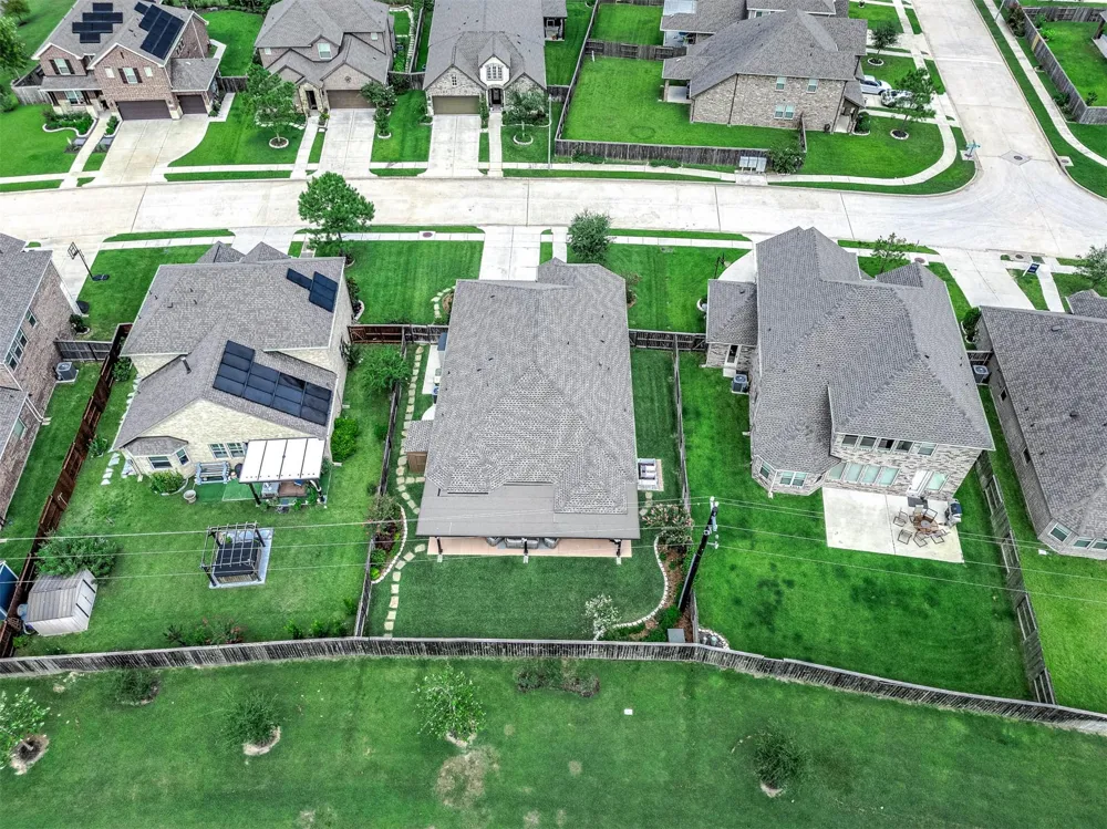 2710 Summer Indigo Trail Pearland, TX 77089